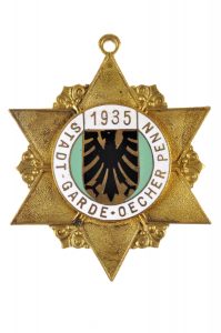 1935
