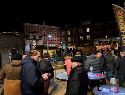 Weihnachtsmarktbesuch der Soldaten und Fähnriche